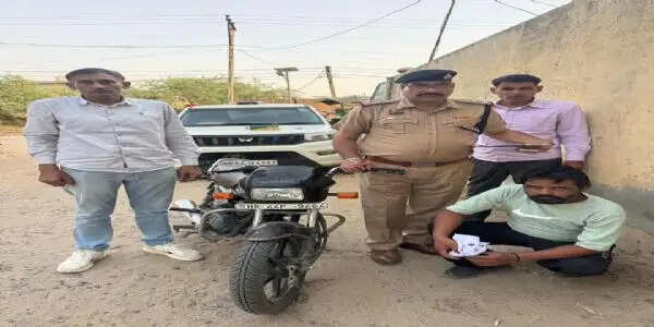 सिरसा: लाखों रुपये की हेरोइन सहित दो नशा तस्कर गिरफ्तार