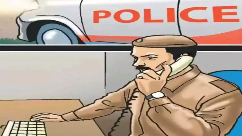 युवक का खड़े टैक्टर में नीचे की ओर फंसा मिला शव