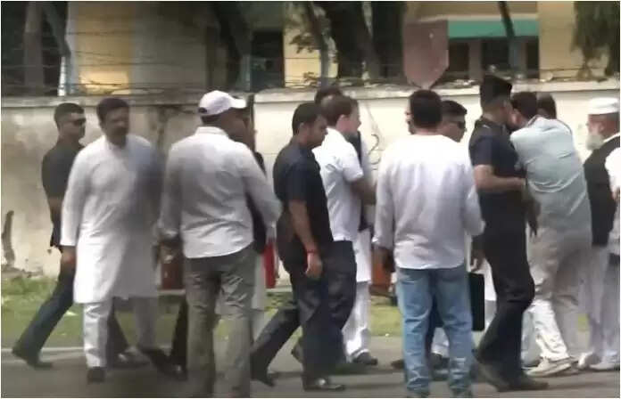 जम्मू-कश्मीर के पुंछ पहुंचे राहुल गांधी, पाकिस्तानी गोलाबारी के पीड़ितों से करेंगे मुलाकात