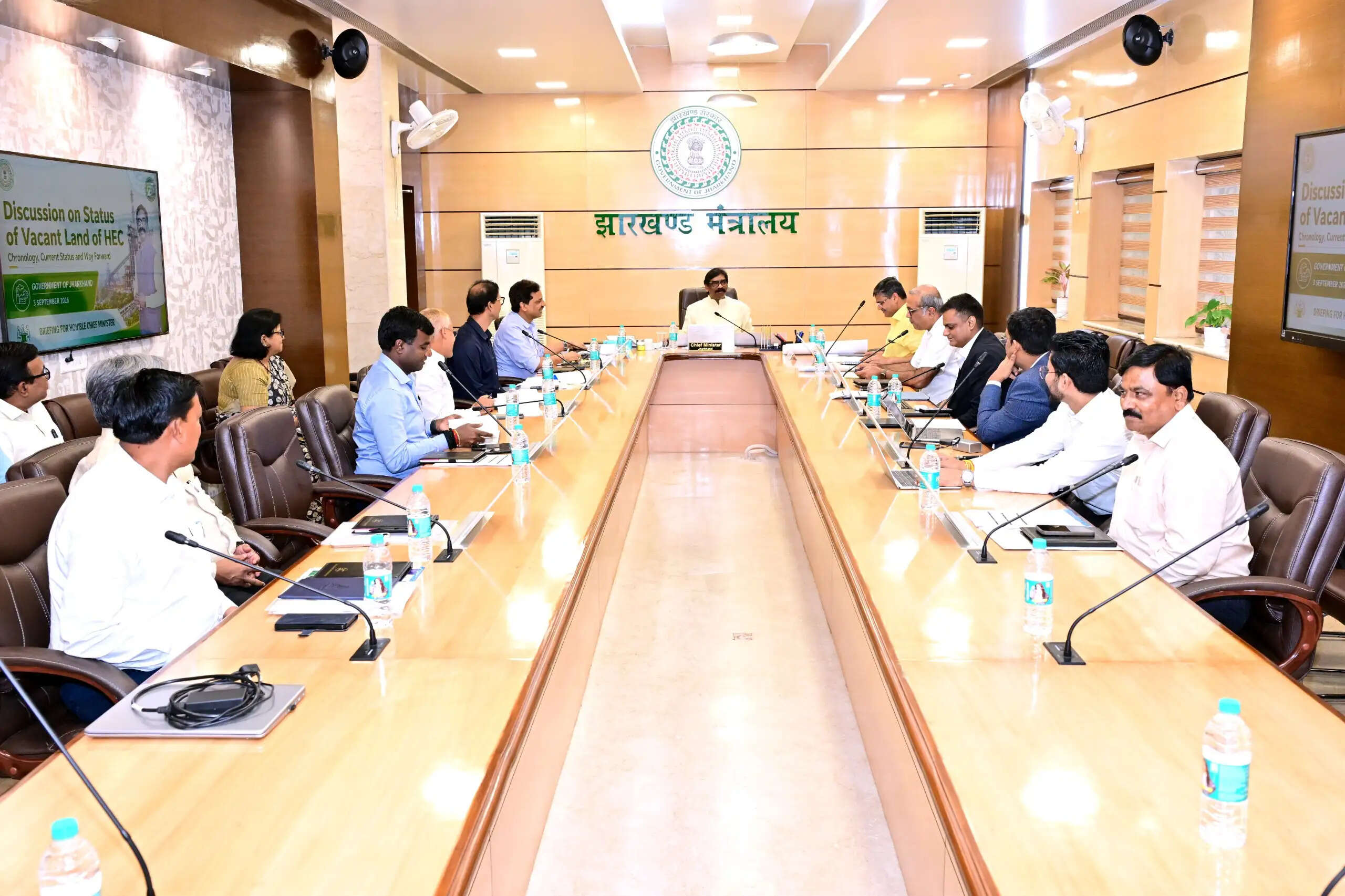 जिलों में सैटेलाइट टाउनशिप विकसित करने की संभावना तलाशें: मुख्यमंत्री
