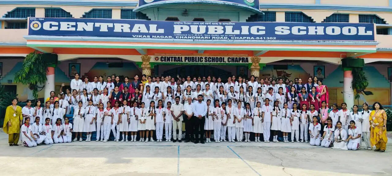 सीपीएस में मेहंदी प्रतियोगिता का हुआ आयोजन विजेताओं को पदक से किया गया सम्मानित