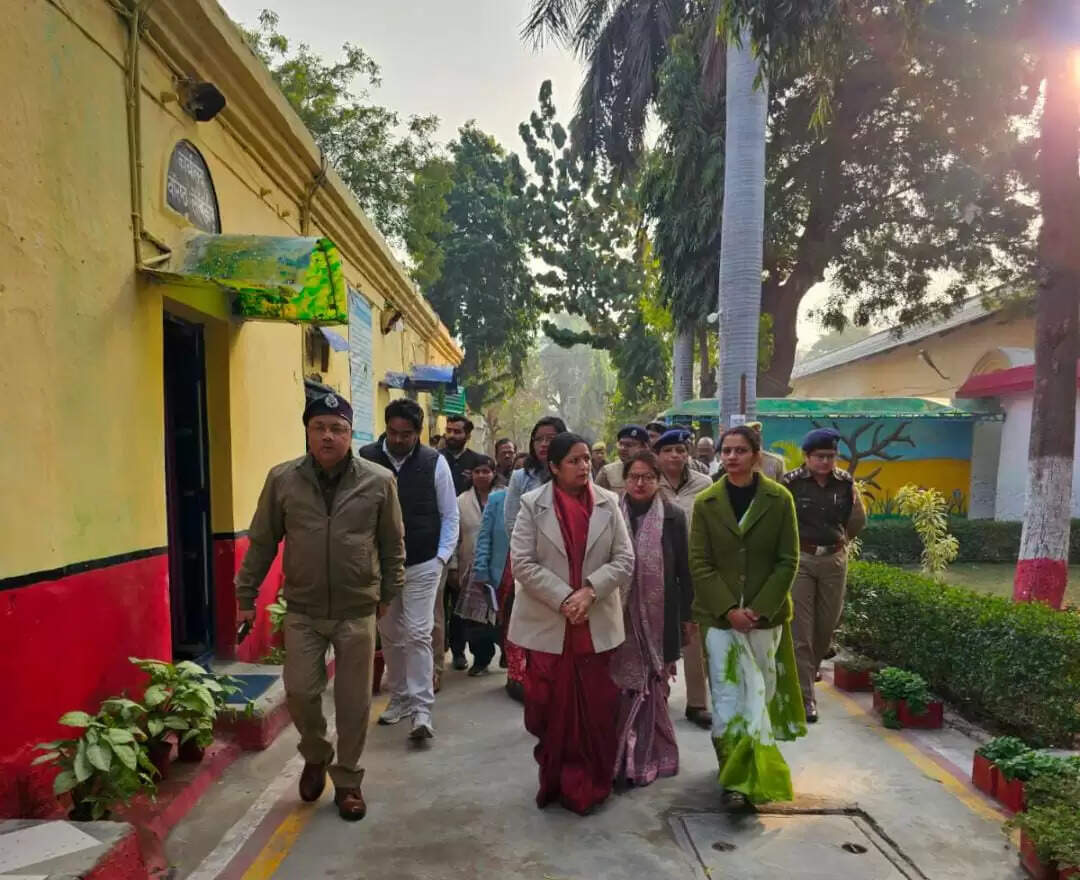 राज्य महिला आयोग की सदस्य संगीता जैन ने की तीन गर्भवती महिलाओं की गोद भराई