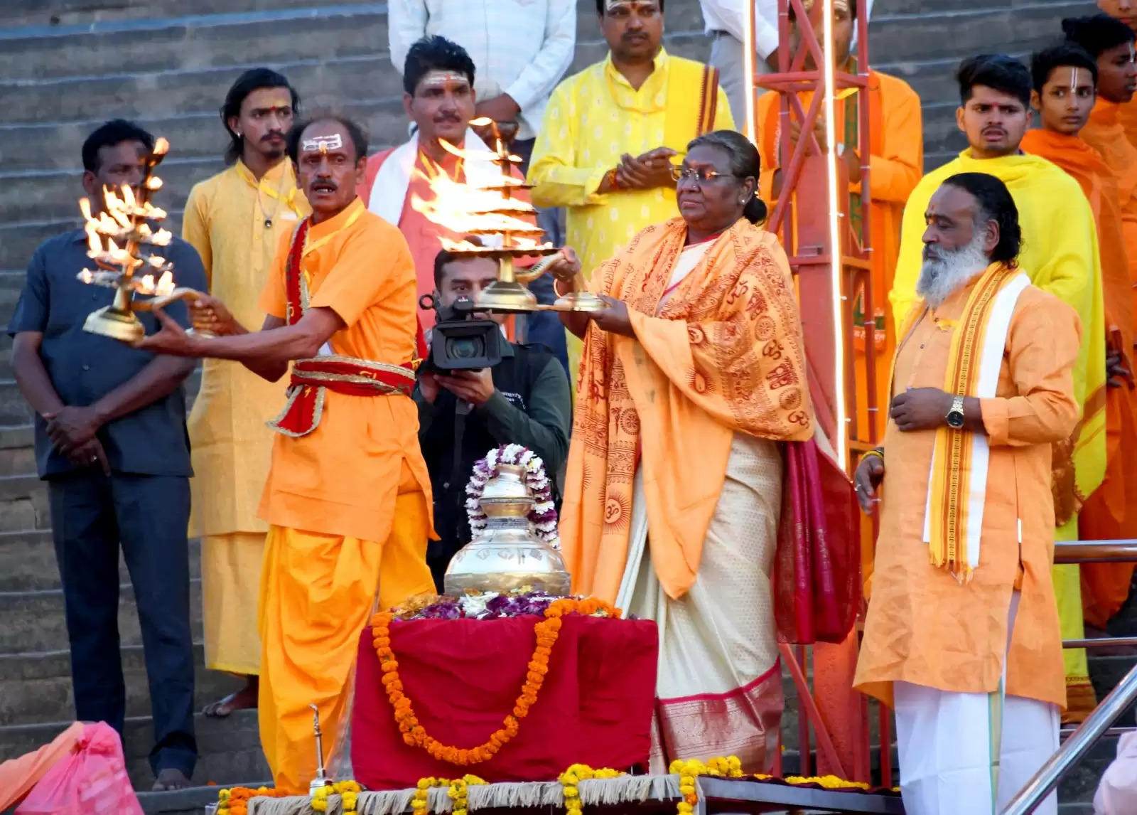 श्री राम जन्मभूमि मन्दिर में रामलला के दर पर पहुंचीं राष्ट्रपति द्रौपदी मुर्मू