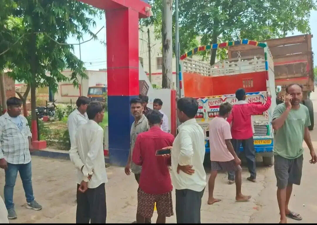बाराबंकी : सड़क हादसे में आठ वर्षीय बालक की मौत