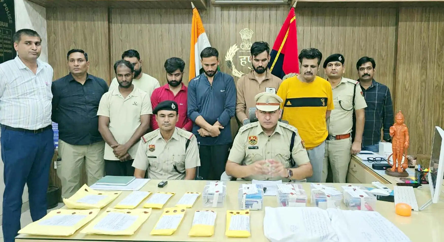 गुरुग्राम: बहादुरगढ़ के फ्लैट से चल रहा था ठगी का खेल, छह ठग गिरफ्तार