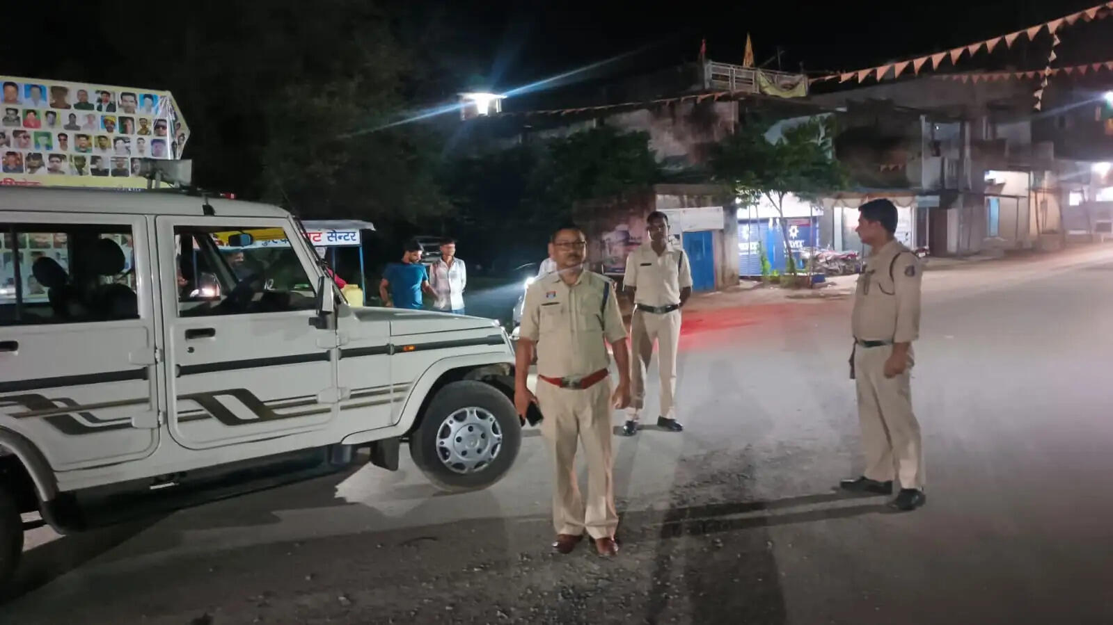 त्योहारों से पहले सूरजपुर पुलिस का सघन चेकिंग अभियान, निगरानी बदमाशों के ठिकानों पर दबिश