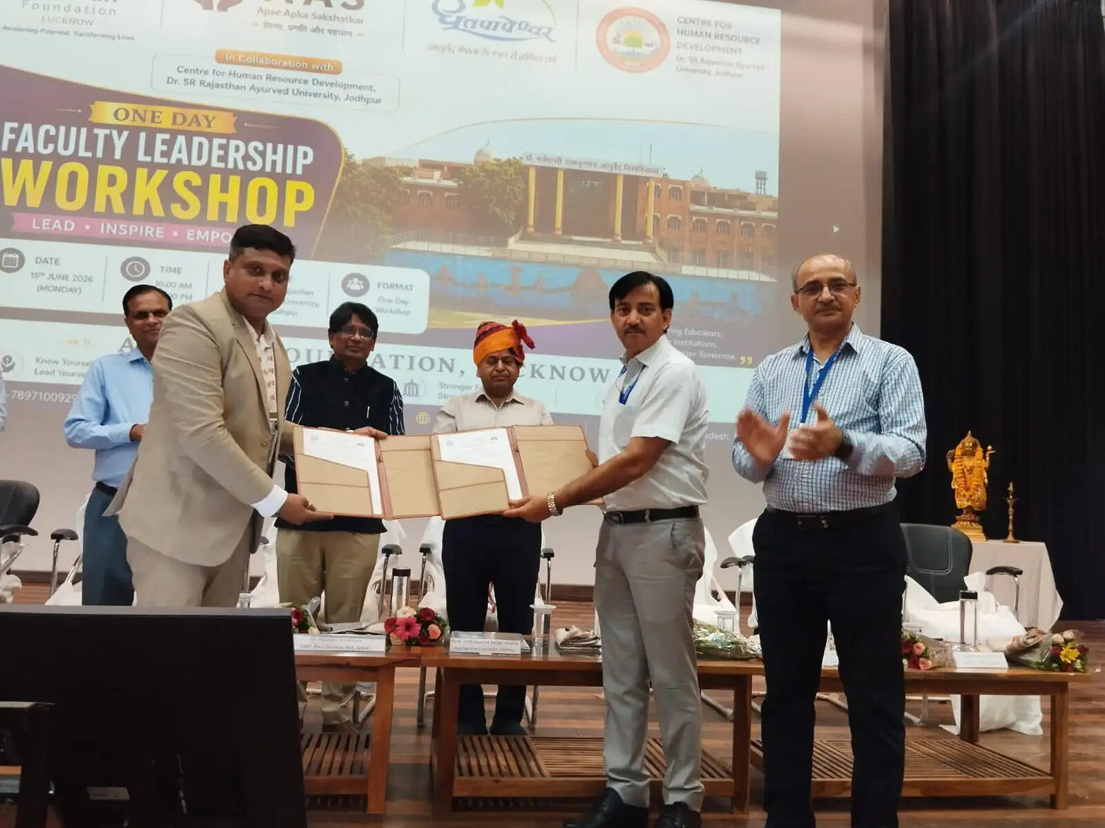 आयुर्वेद विश्वविद्यालय व आत्मन फाउंडेशन लखनऊ के बीच हुआ एमओयू