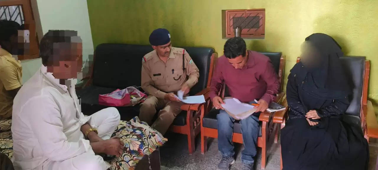 14 वर्षीय बालिका को पुलिस टीम ने खोजकर परिजनों के सुपुर्द किया