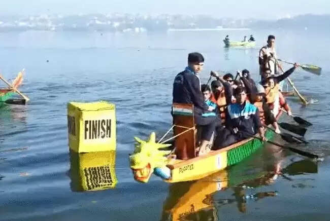 भोपालः आईएएस सर्विस मीट के दूसरे दिन बोट क्लब हुई रोमांचक बोट रेस