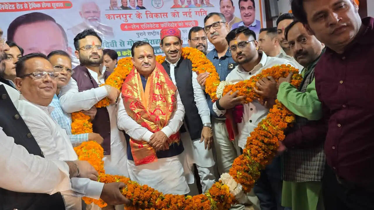 988.30 करोड़ की एलिवेटेड ट्रैक परियोजना को मंजूरी, सांसद का सम्मान