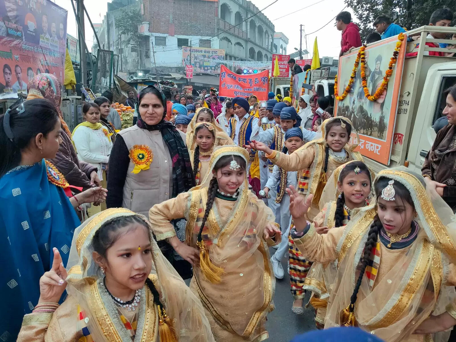 श्री गुरु गोविंद सिंह के प्रकाशोत्सव के उपलक्ष्य में निकला भव्य नगर कीर्तन
