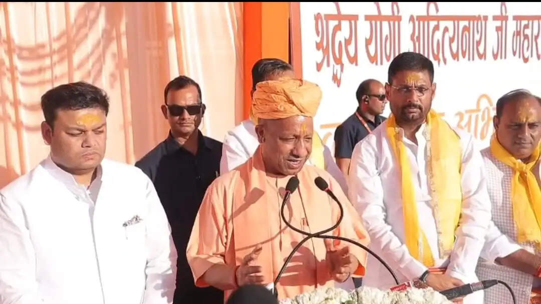 कृष्ण की कृपा से अयोध्या जैसे भव्य मंदिर का निर्माण ब्रज में भी होगा : योगी आदित्यनाथ