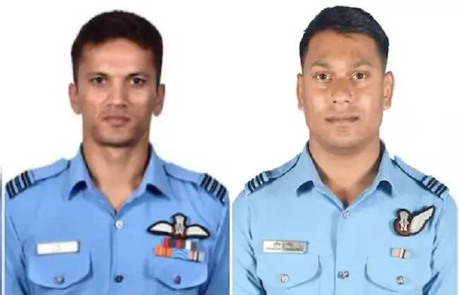 राजनाथ और राहुल ने असम में विमान हादसे में शहीद जवानों की दी श्रद्धांजलि