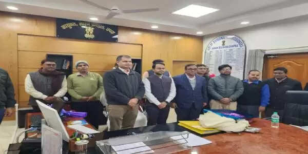 सारण प्रमंडल के आयुक्त राजीव रौशन काे दी गयी भावभीनी विदाई