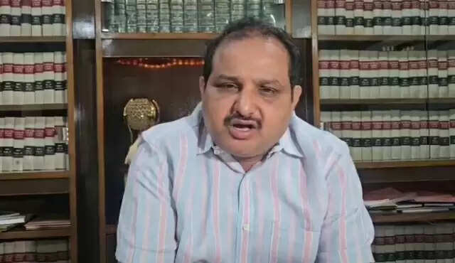 सपा अध्यक्ष अखिलेश यादव सहित तीन लोगों के विरूद्ध मानहानि का नोटिस