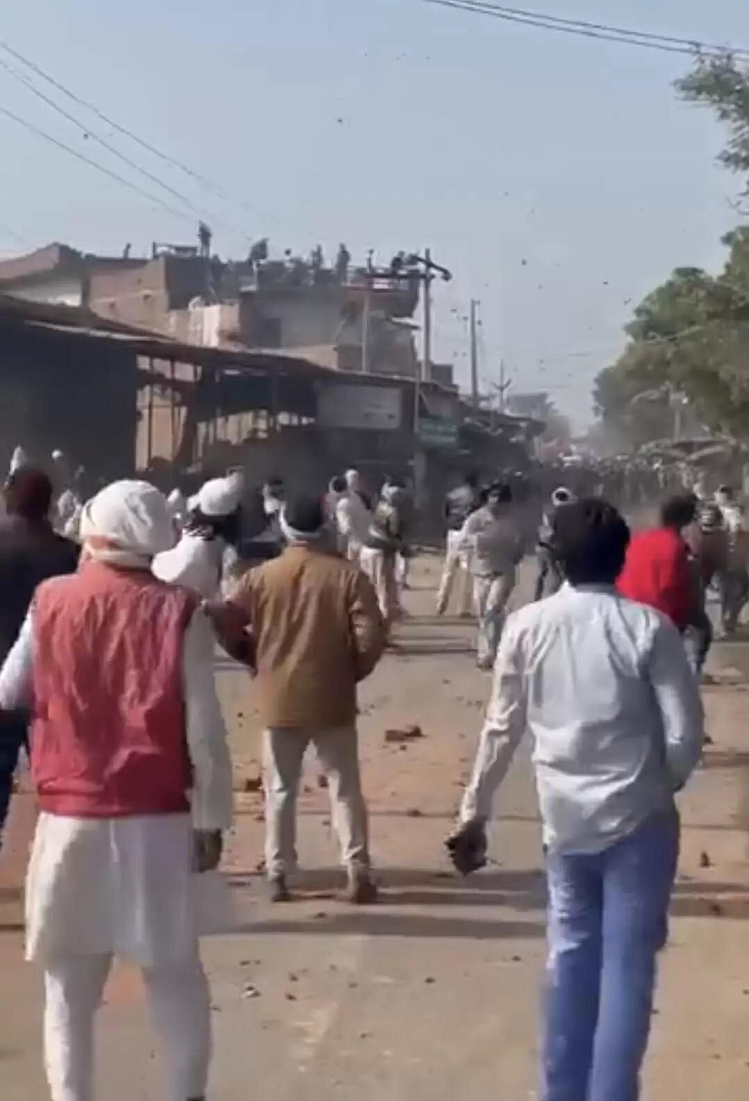 नूंह में क्रिकेट मैच में हुए विवाद पर दो गुटों में पथराव