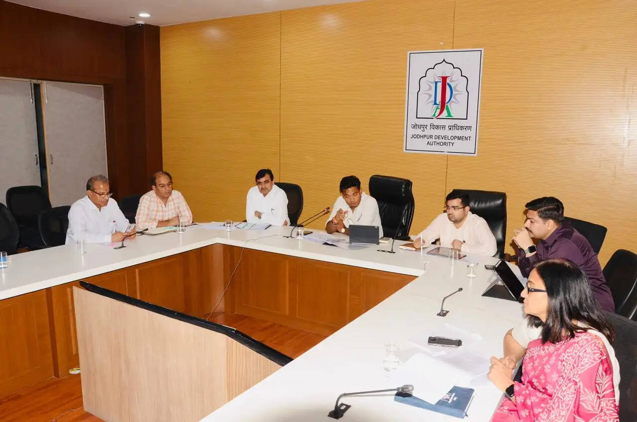 शिकायतों का समयबद्ध समाधान नहीं होने पर होगी कार्रवाई: कलेक्टर