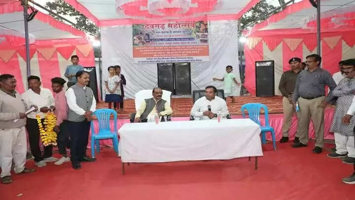 एकजुट होकर पर्यटन को बढ़ावा दें ग्रामीणः कलेक्टर नारायन