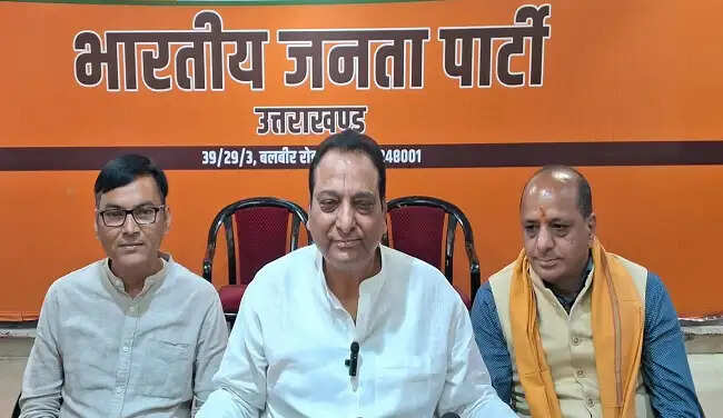 कांग्रेस बताए कौन से टिकट बिके व 2027 के लिए किसकी एडवांस बुकिंग: विनोद चमोली