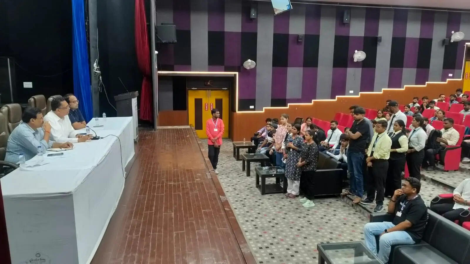 संवाद समस्या समाधान की पहली सीढ़ी : कुलपति