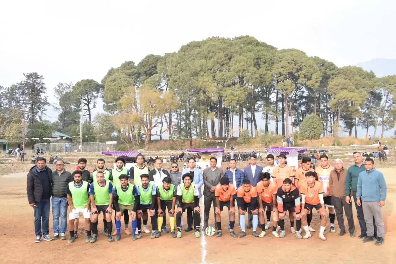 कांगड़ा वैली कार्निवाल : रॉयल एफसी चंडीगढ़ ने जीता विंटर कप फुटबॉल