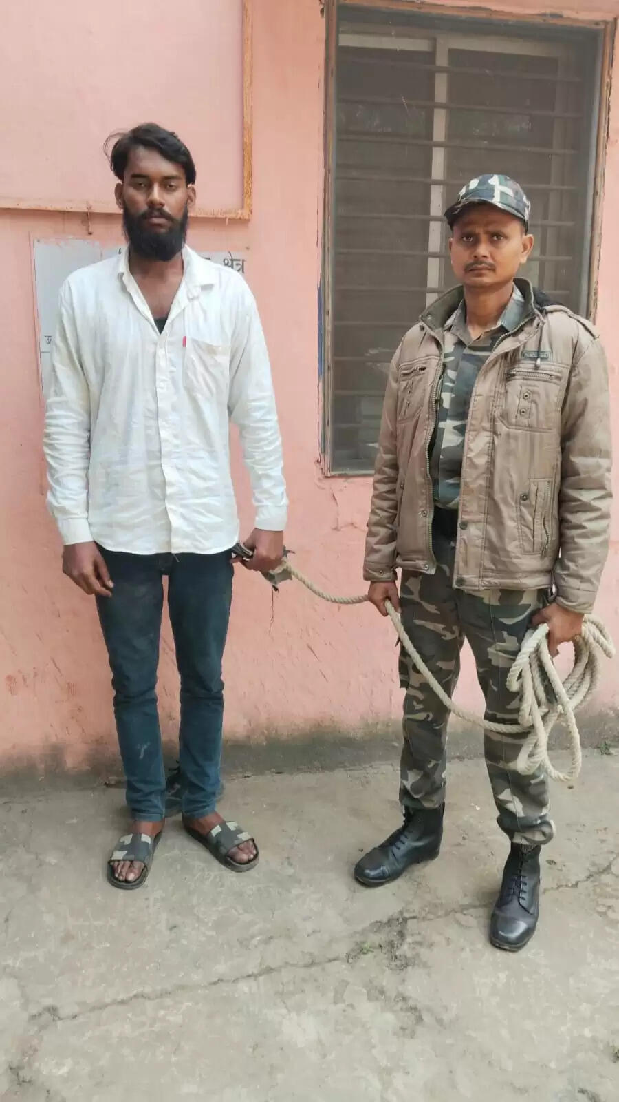 मारपीट मामले का फरार आरोपित गिरफ्तार