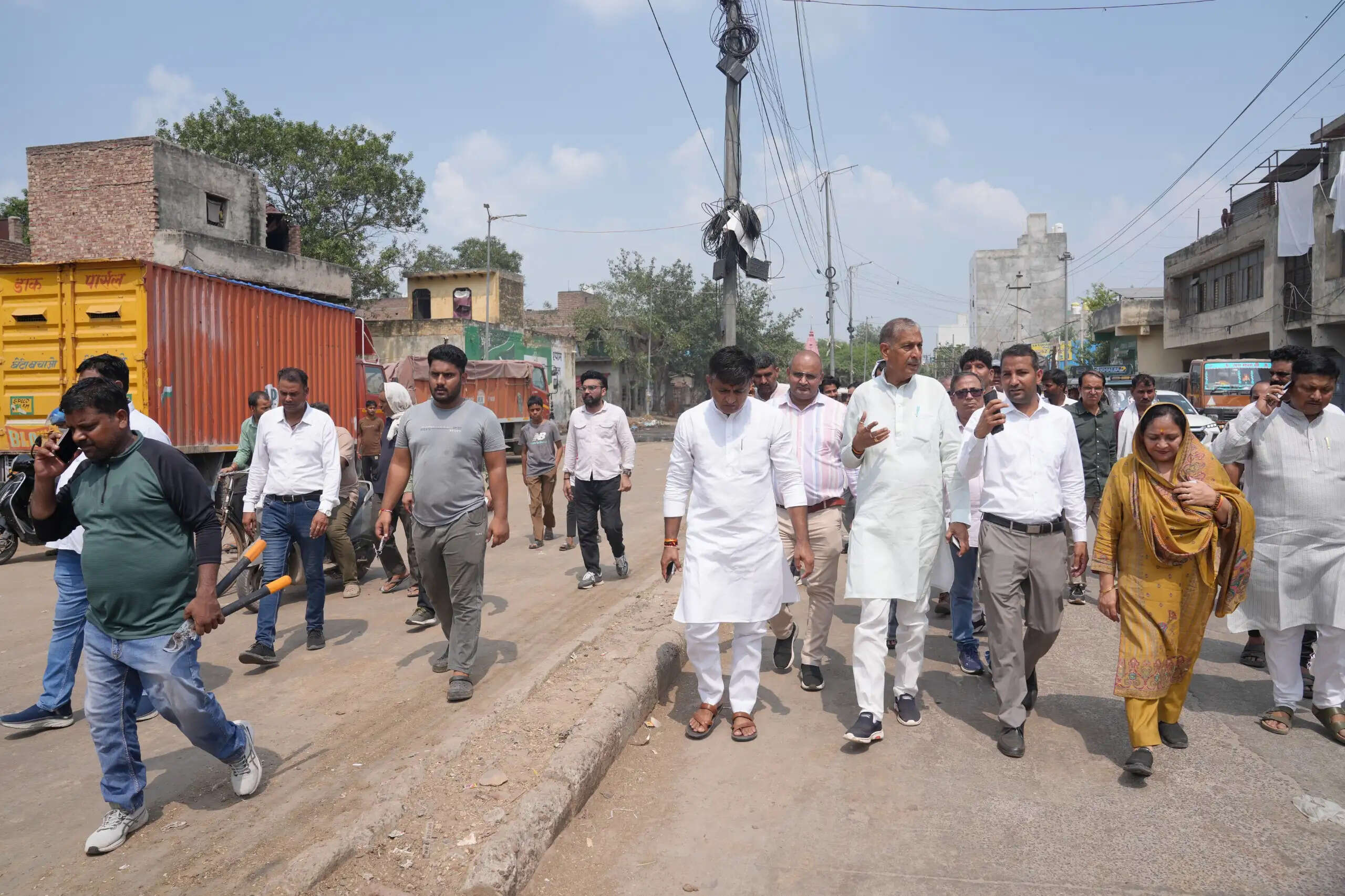 एमसीडी नेता सदन जय भगवान यादव ने नजफगढ़ जोन के नंगली डेयरी का किया निरीक्षण