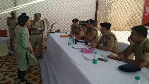 जयपुर पुलिस कमिश्नर ने बगरू थाने में जनसुनवाई कर परिवादियों को दी राहत