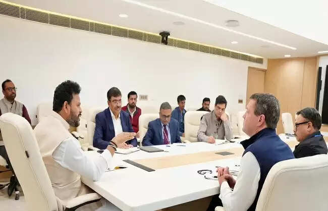 (लीड) इंडिगो पर सरकार सख्‍त, उड़ानों में 10 फीसदी की कटौती, रिफंड, लगेज और यात्री सुविधा को लेकर सख्त आदेश