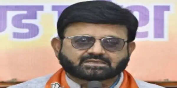 सरकार शिक्षा व्यवस्था को मजबूत करने के बजाय फोटो सेशन और प्रचार की राजनीति कर रही : प्रतुल