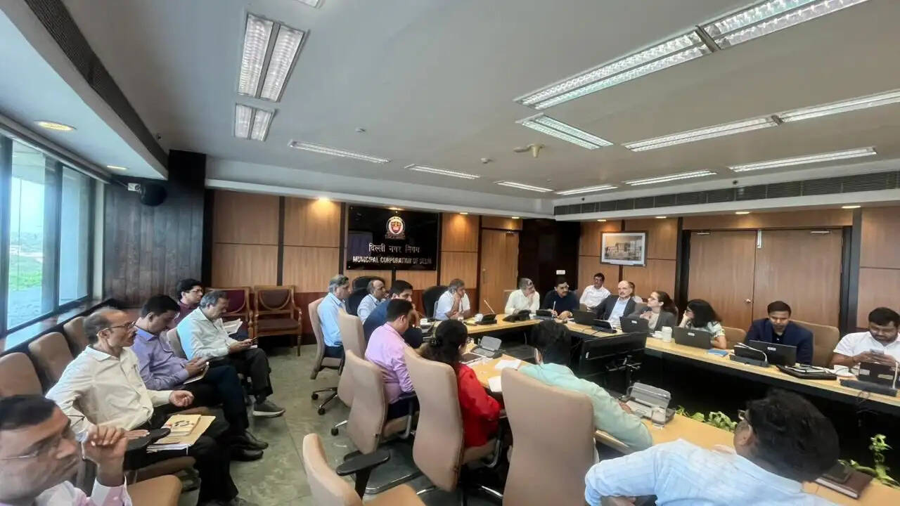 निगमायुक्त संजीव खिरवार ने विश्व बैंक के साथ की कचरा प्रबंधन पर बैठक