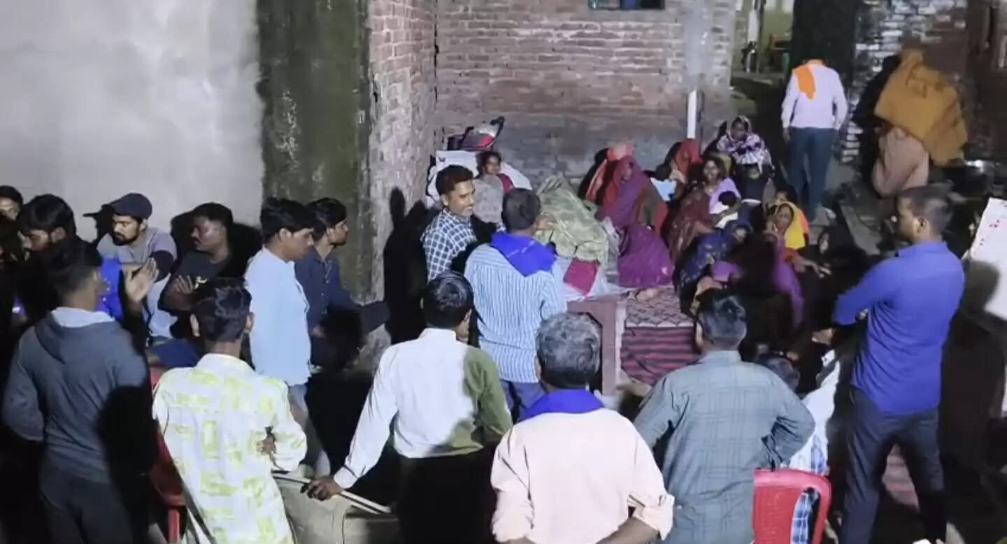 पत्नी की मौत के कुछ घंटों बाद पति ने भी तोड़ा दम, एक साथ उठेगी पति-पत्नी की अर्थी