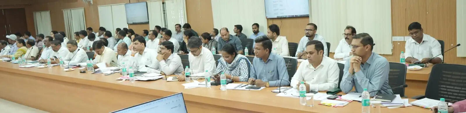 सुशासन तिहार के आवेदनों का समय-सीमा में गुणवत्तापूर्ण निराकरण सुनिश्चित करें: कलेक्टर
