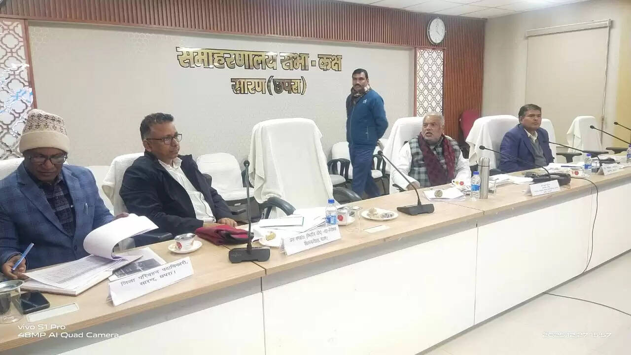 मंत्री श्रवण कुमार ने&nbsp;किया&nbsp;जिले कि&nbsp;विकास योजनाओं की समीक्षा