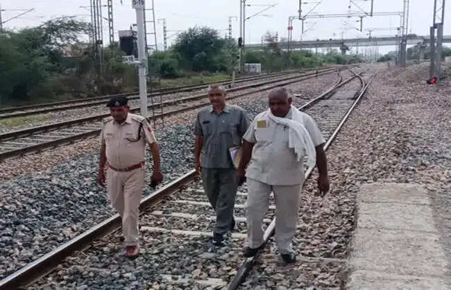 नारनौल&nbsp;के रेलवे स्टेशनों पर संयुक्त सर्च ऑपरेशन