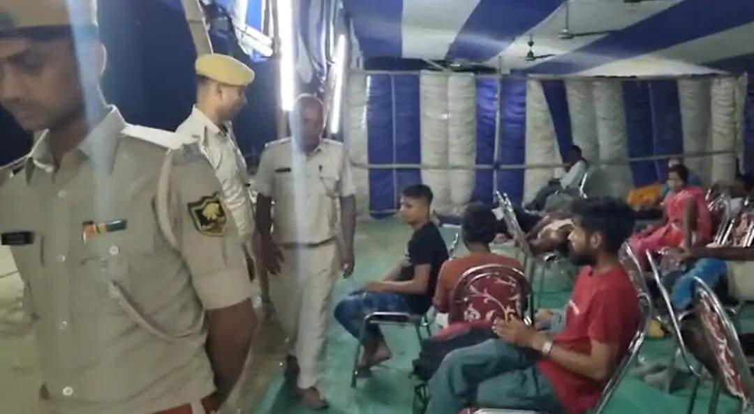 विक्रमशिला सेतु संकट के बीच यात्रियों की सुरक्षा में मुस्तैद भागलपुर पुलिस