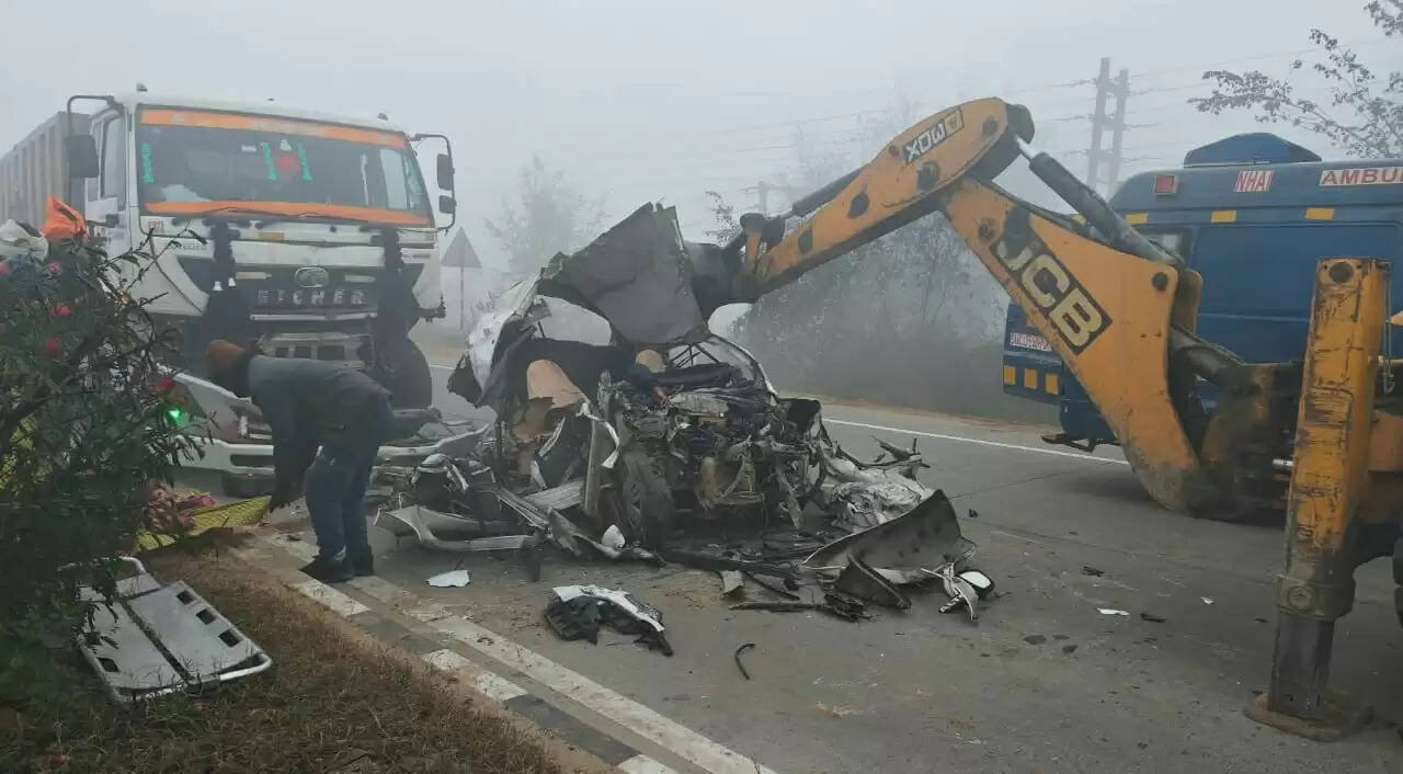 बिहार में बक्सर-पटना फोरलेन पर सड़क हादसे में चार की मौत,गांव में मातम