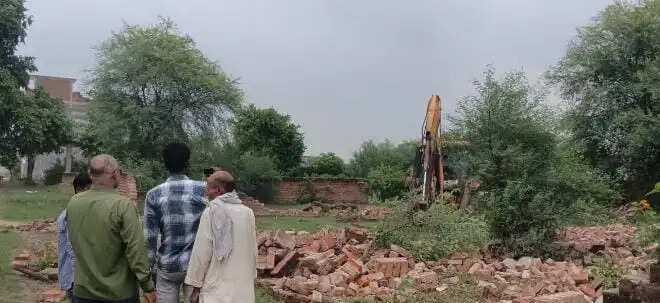 पीडीए का चला बुलडाेजर, तीन बीघा में की गई अवैध प्लॉटिंग ध्वस्त
