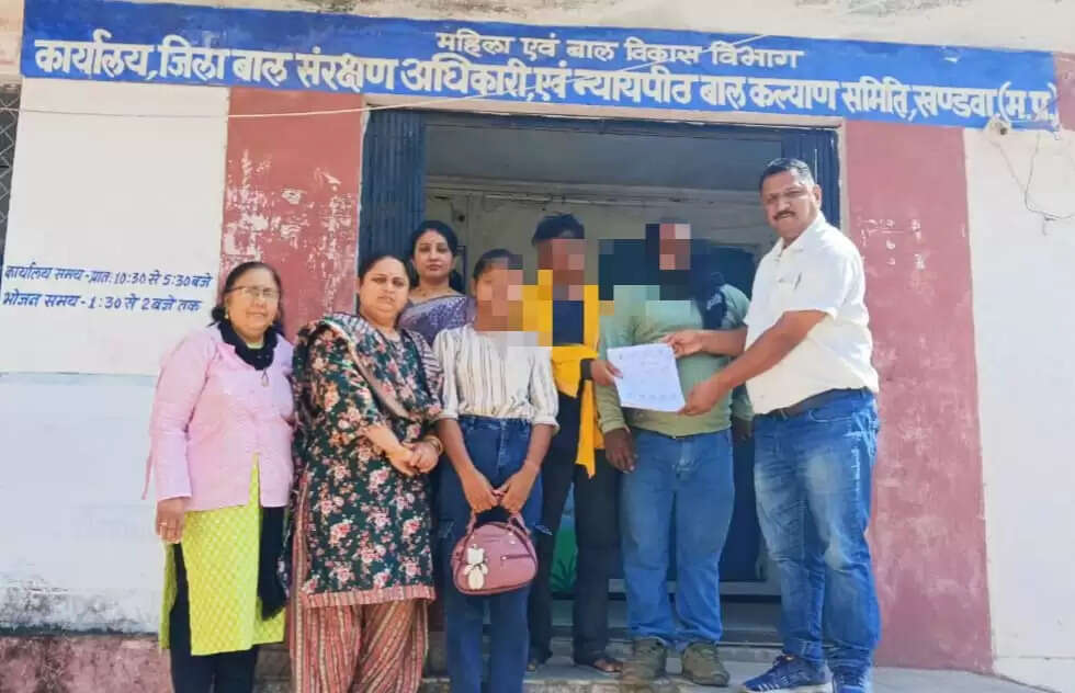 मुंबई देखने पहुंची नाबालिग को परिवार से मिलवाया