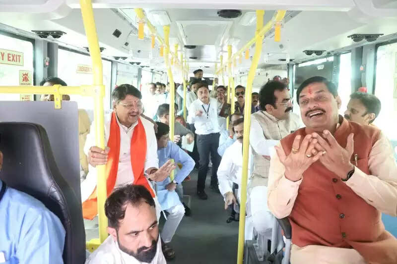 मप्र कैबिनेट का बड़ा फैसला, सड़क हादसे में घायल को अस्पताल पहुंचाने वाले को मिलेंगे 25 हजार रुपये