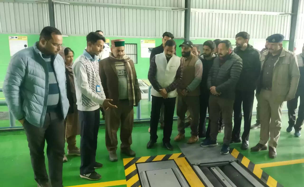 उपमुख्य सचेतक ने किया हिमाचल प्रदेश के पहले स्वचलित परीक्षण स्टेशन का निरीक्षण