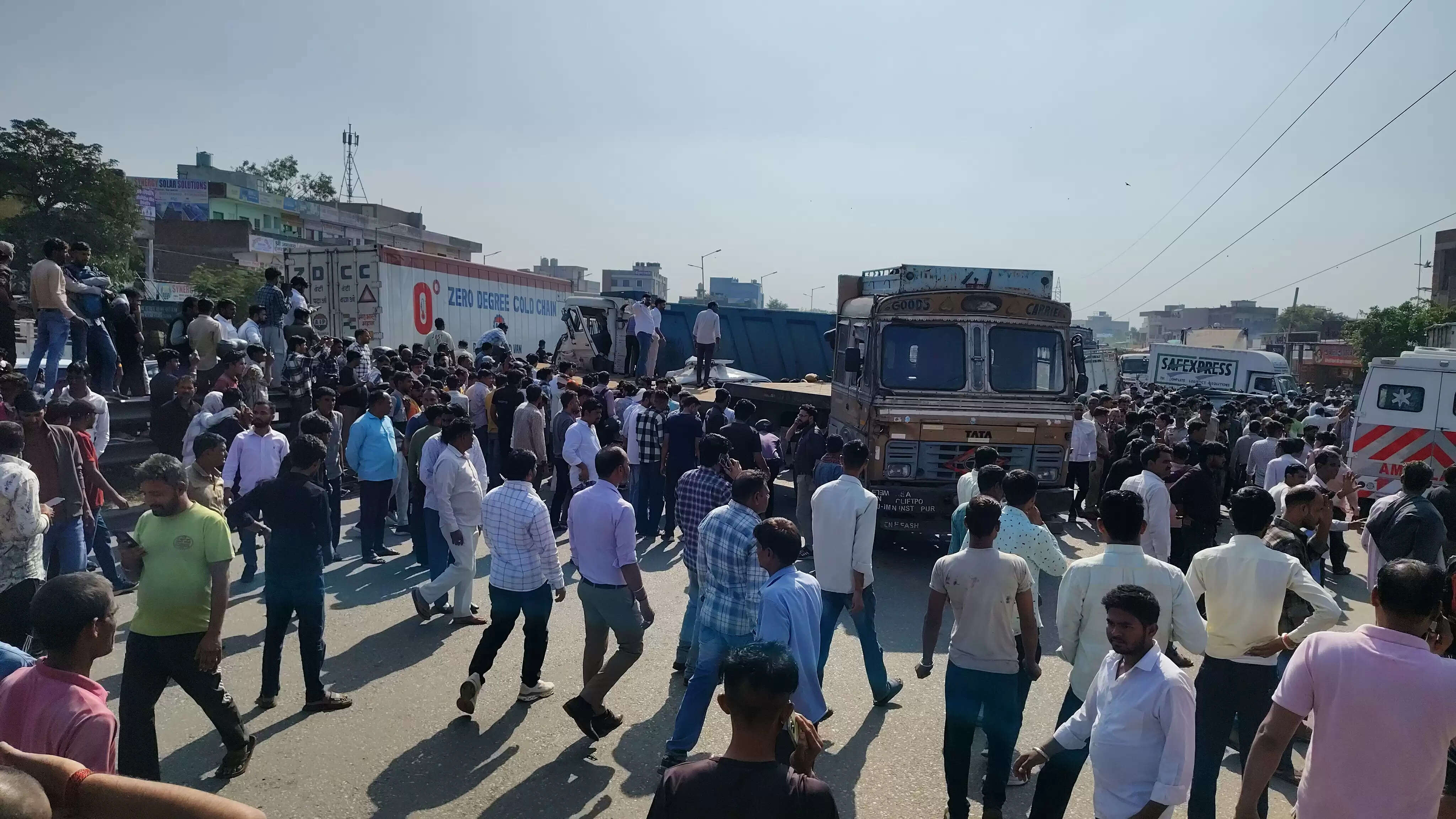 (अपडेट) जयपुर में तेज रफ्तार डंपर ने कई वाहनों को मारी टक्कर, चाैदह लोगों की मौत