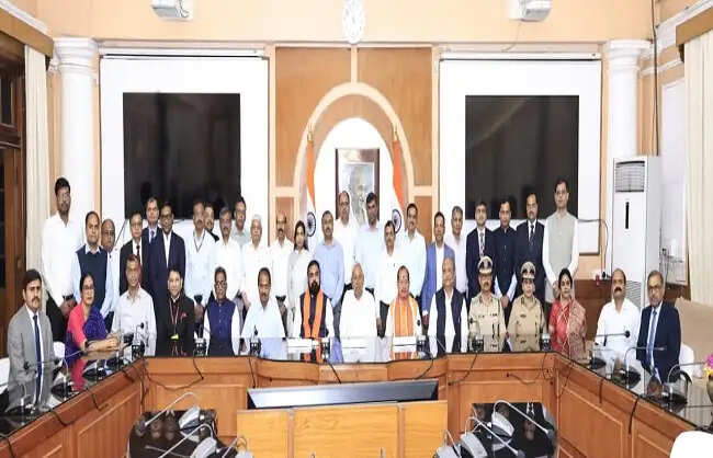 बिहार कैबिनेट ने की मौजूदा सरकार भंग करने की अनुशंसा, मुख्यमंत्री नीतीश कुमार आज देंगे इस्तीफ़ा