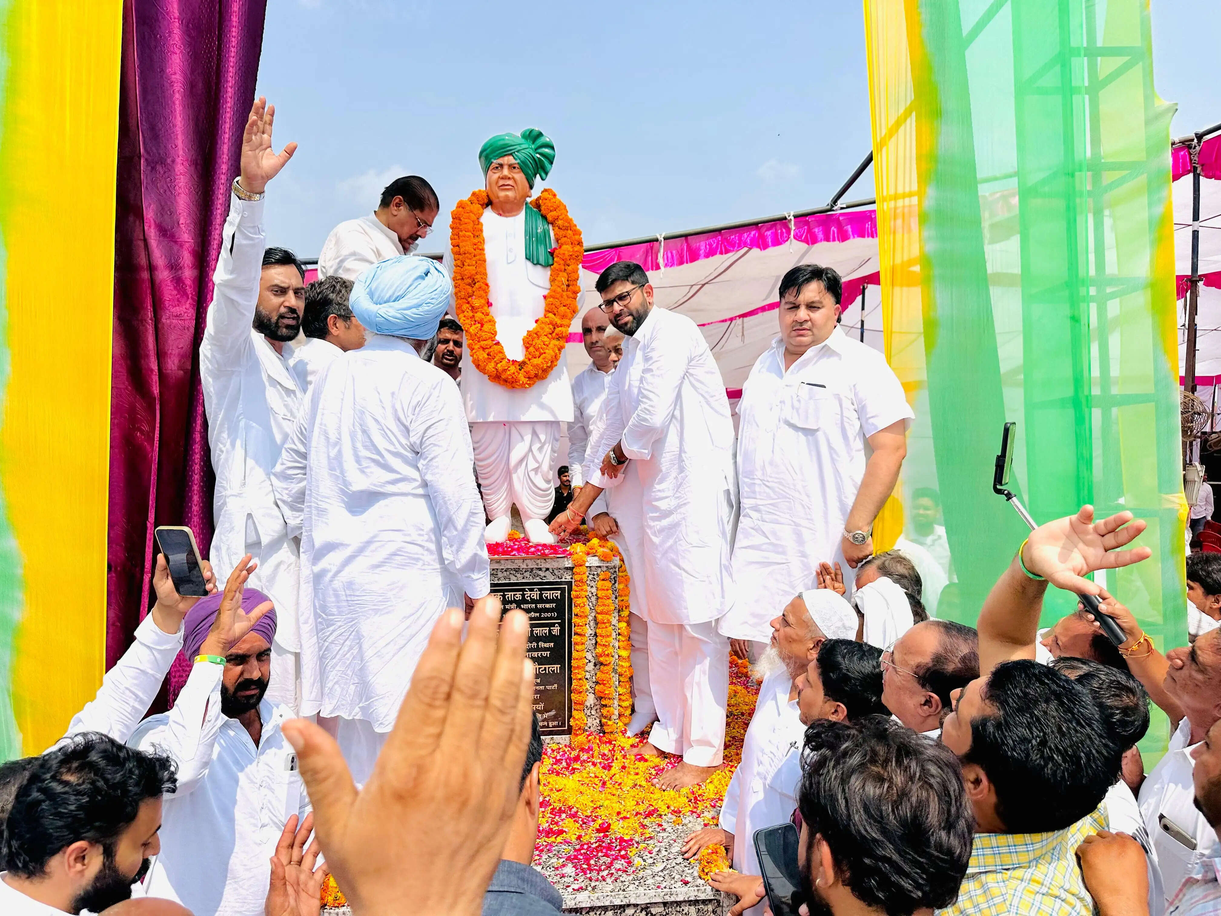 सिरसा: चौ. देवीलाल युगपुरुष थे: अजय चौटाला