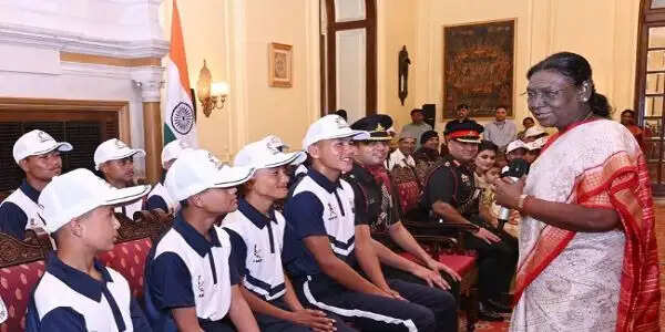 कुमाऊं के सीमावर्ती बच्चों में जगाई देशभक्ति और राष्ट्रीय एकता की भावना