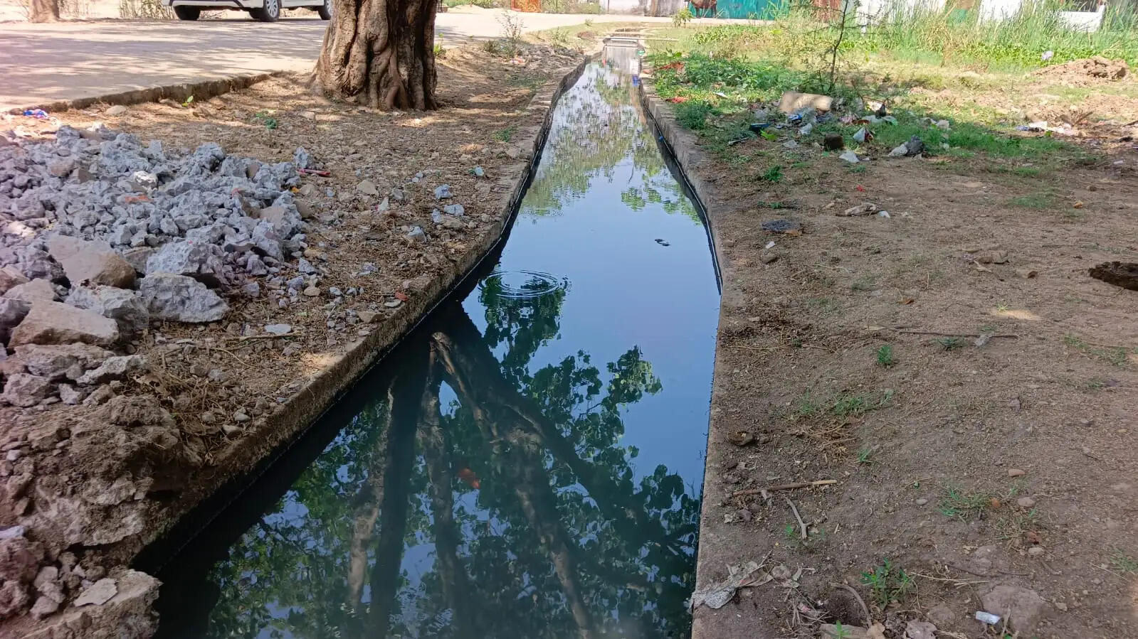 धमतरी : बठेना वार्ड में खुली निकासी नाली बनी जानलेवा समस्या