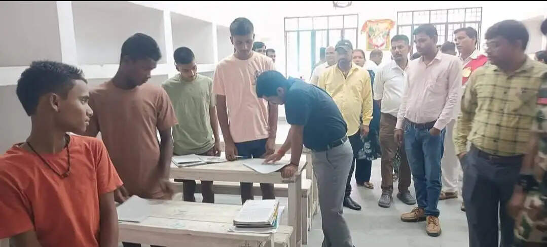 सुपौल में बाल देखरेख संस्थानों का डीएम ने किया त्रैमासिक निरीक्षण