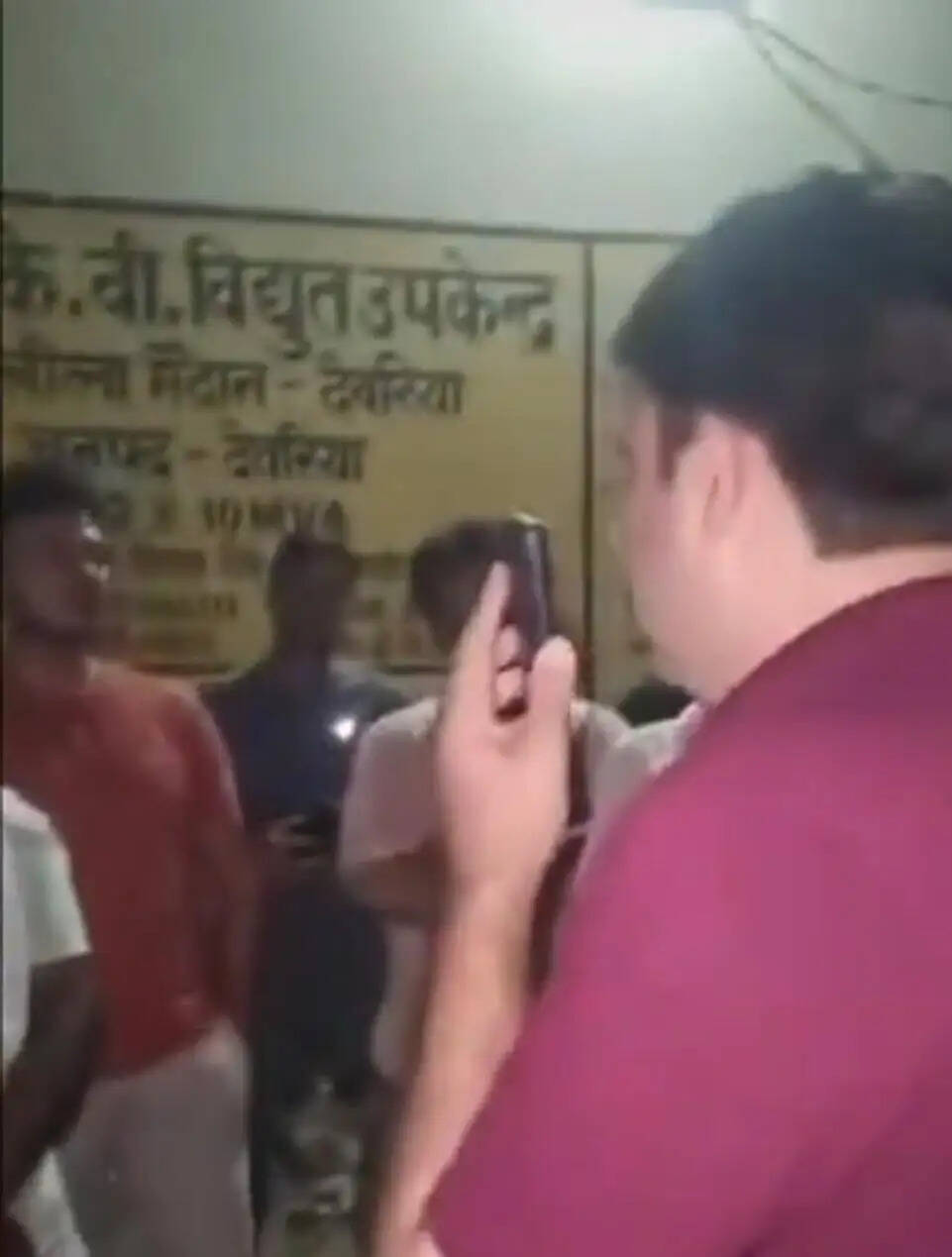 रात 2 बजे बिजली स्टेशन पहुंचे विधायक, अधिकारियों की लगाई पाठशाला