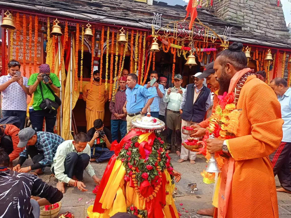 मद्महेश्वर भगवान की डोली अपने पहले रात्रि प्रवास को राकेश्वरी मंदिर रांसी पहुंची