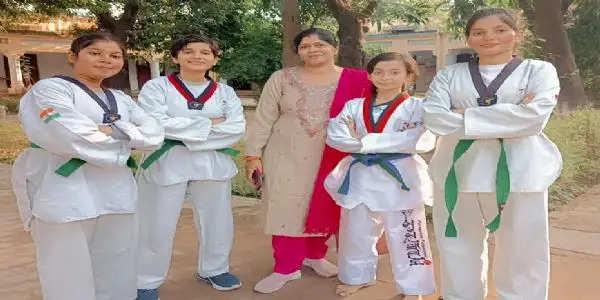 Four girl students from Moradabad selected for state level taekwondo competition